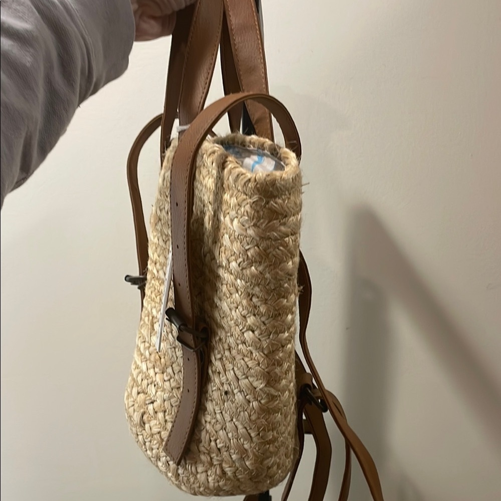 XIX-Palms Insulated Straw Backpack with Tan Straps - Picture 8 of 8